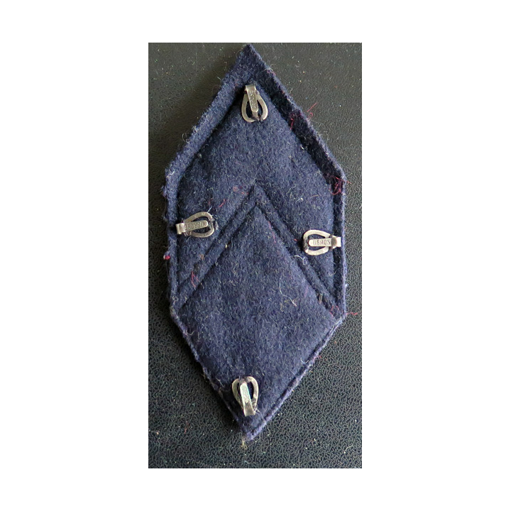 153° RI : Galon de caporal-chef appelé (PDL) du 153° régiment d'infanterie avec crochets de fixation