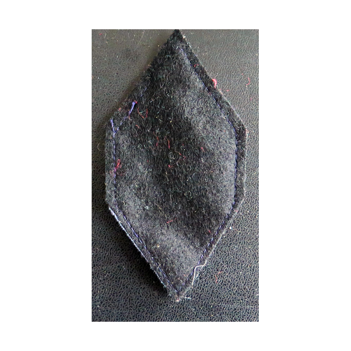 1° COMA : Galon de caporal appelé (PDL) de la  1°  section de commis des ouvriers militaire d'administration