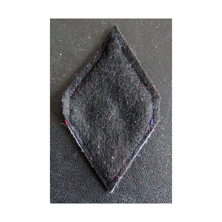 1° COMA : Galon de 1° Classe appelé (PDL) de la  1°  section de commis des ouvriers militaire d'administration