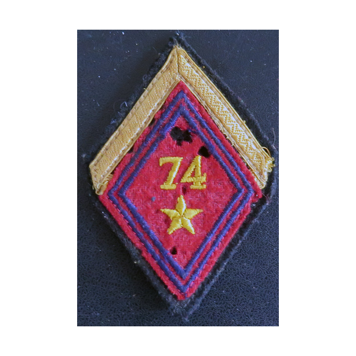 74° RAB : Galon de sergent appelé (PDL) du 74° régiment d'Artillerie blindé (trous de mite)