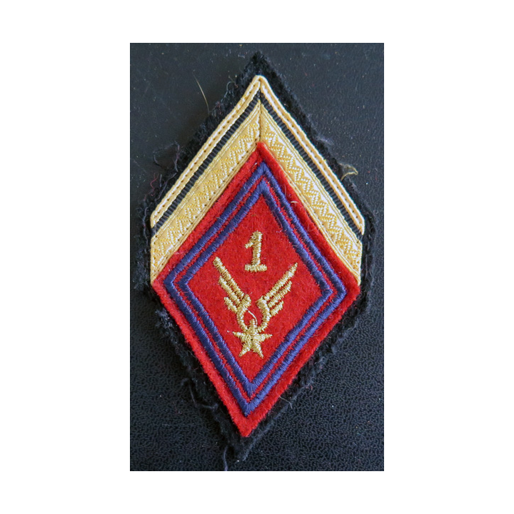 1° GHL : Galon de sergent engagé (ADL) artillerie du 1° groupement d'hélicoptères légers