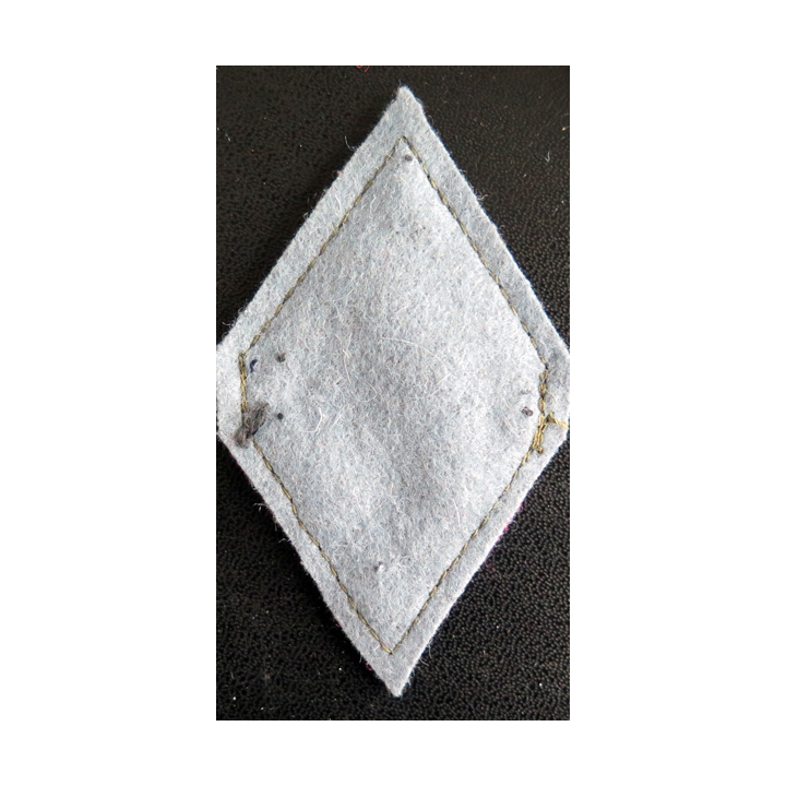 SANTE : galon de sergent appelé (PDL) du service de santé des armées sur tissu bleu clair