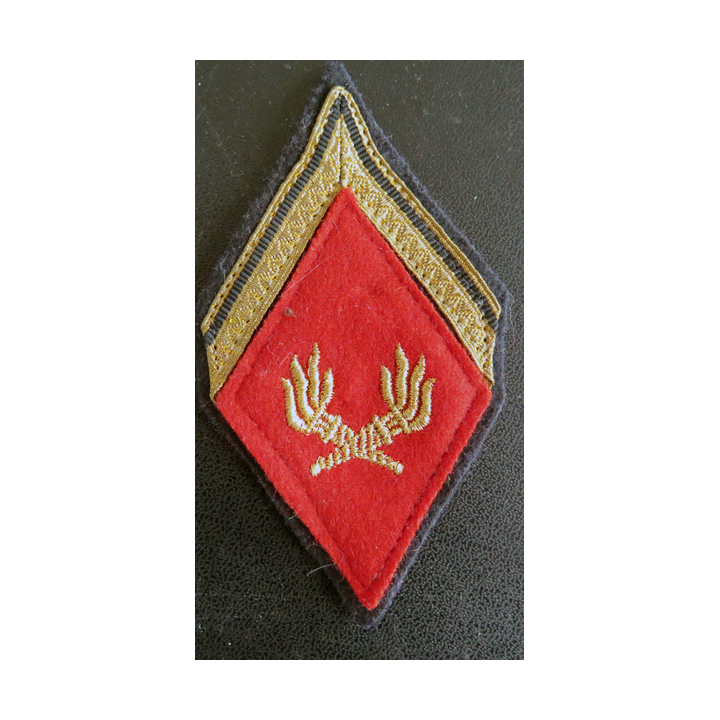 ESSENCES : Galon de sergent engagé (ADL) du service des essences