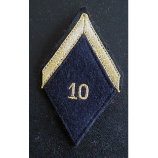 10° COMA ? : Galon de sergent appelé (PDL) de la 10° section de Comis d'ouvriers militaires d'administration