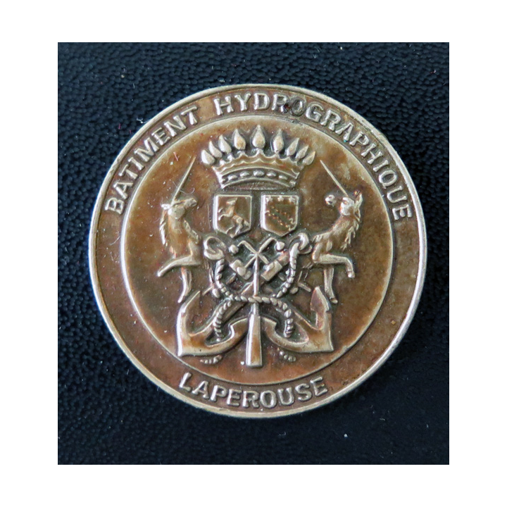 LAPEROUSE : rondache du bâtiment hydrographique Laperouse FIA sans attache