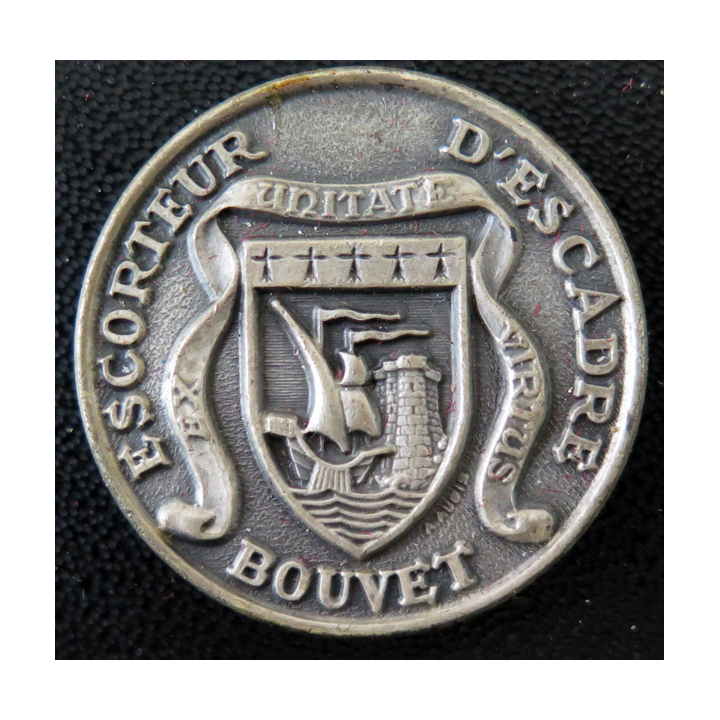 BOUVET : rondache argentée de l'escorteur d'escadre Bouvet sans attache