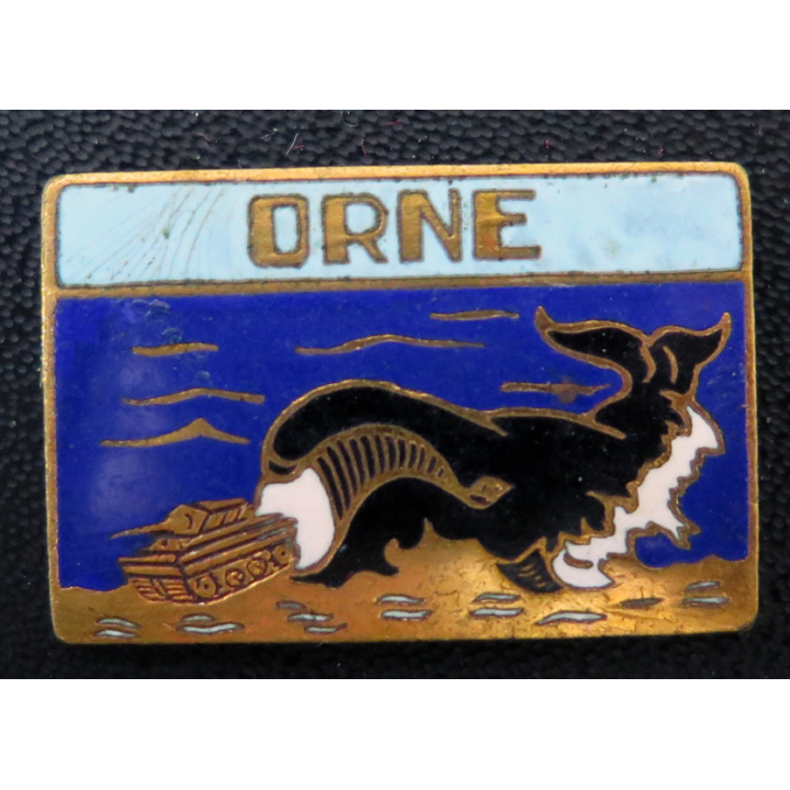LST ORNE : insigne émaillé du LST Orne Augis sans attache