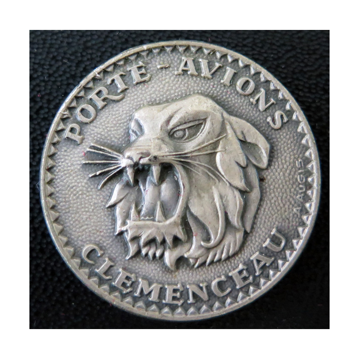 CLEMENCEAU : porte clefs (attaches limées) du Porte avions Clémenceau