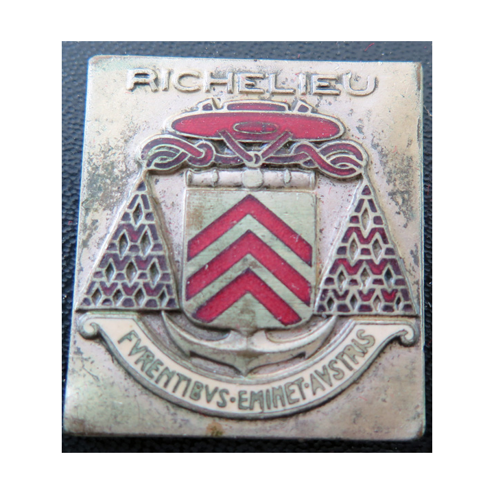 RICHELIEU : insigne émaillé du bâtiment de ligne Richelieu Arthus Bertrand sans attache