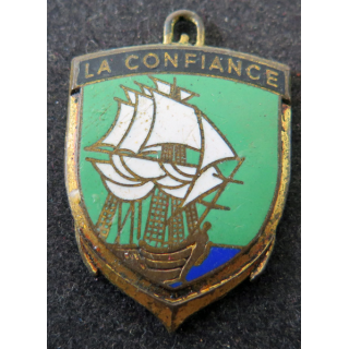 LA CONFIANCE : insigne émaillé de la Frégate La Confiance Augis sans attache