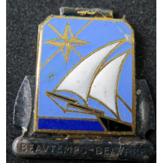 BEAUTEMPS-BEAUPRE : insigne émaillé du bâtiment hydrographe Beautemps Beaupré Drago Paris sans attache