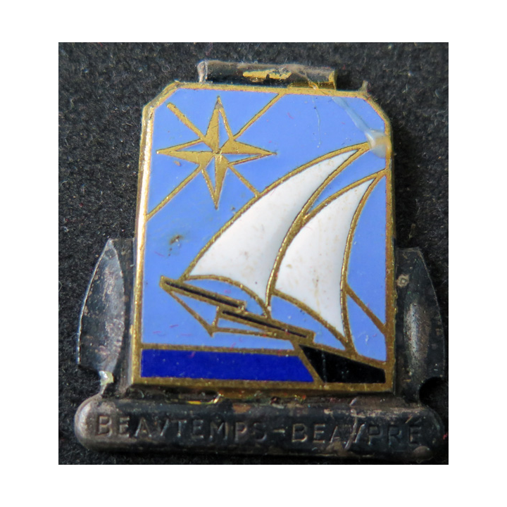 BEAUTEMPS-BEAUPRE : insigne émaillé du bâtiment hydrographe Beautemps Beaupré Drago Paris sans attache