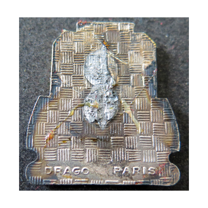 BEAUTEMPS-BEAUPRE : insigne émaillé du bâtiment hydrographe Beautemps Beaupré Drago Paris sans attache