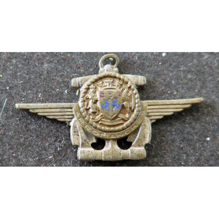 P.A ARROMANCHES : pin's métallique du Porte Avions Arromanches sans attache