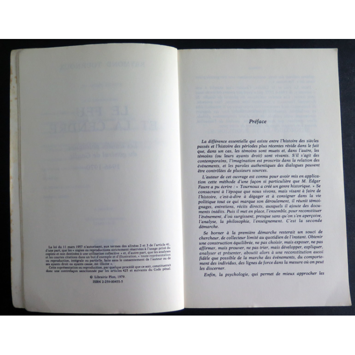 Le Feu et la Cendre de Raymond Tournoux sur les années politiques du général De Gaulle 1946-1970 Plon 1979
