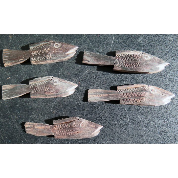 Lot de 5 poissons en bois exotique africain