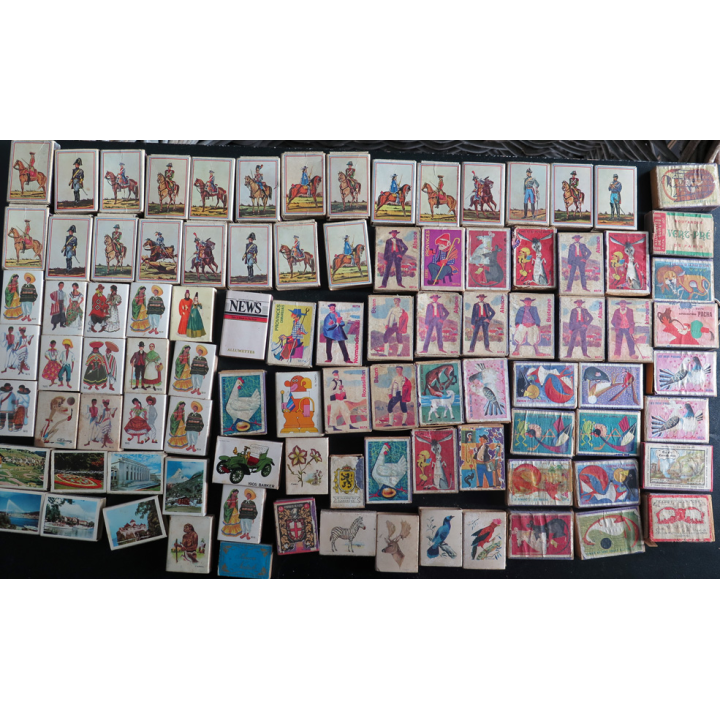 BOITE D'ALLUMETTES : Lot de 96 boites d'allumettes