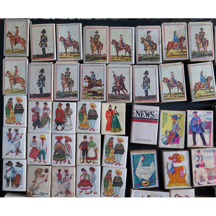 BOITE D'ALLUMETTES : Lot de 96 boites d'allumettes
