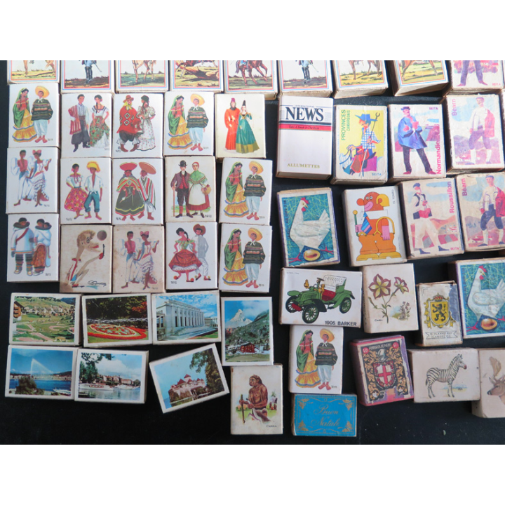 BOITE D'ALLUMETTES : Lot de 96 boites d'allumettes