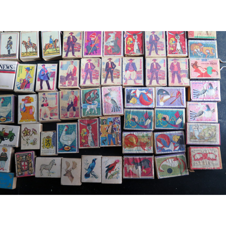 BOITE D'ALLUMETTES : Lot de 96 boites d'allumettes