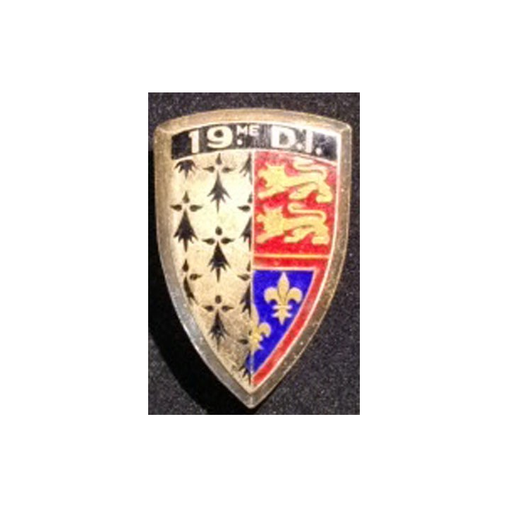 insigne métallique de la 19° division d'infanterie Arthus Bertrand
