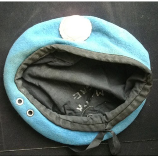 ONU : BÉRET BLEU AVEC INSIGNE (TAILLE 57)