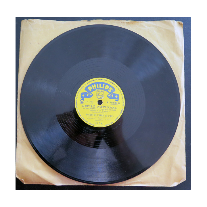 Disque 78 t petit format Saint -Cyr et Défilé National par la musique de l'armée de l'air