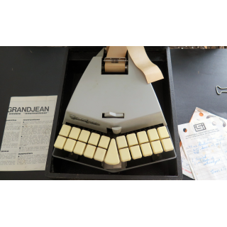 Machine Sténotype Grandjean dans sa valise