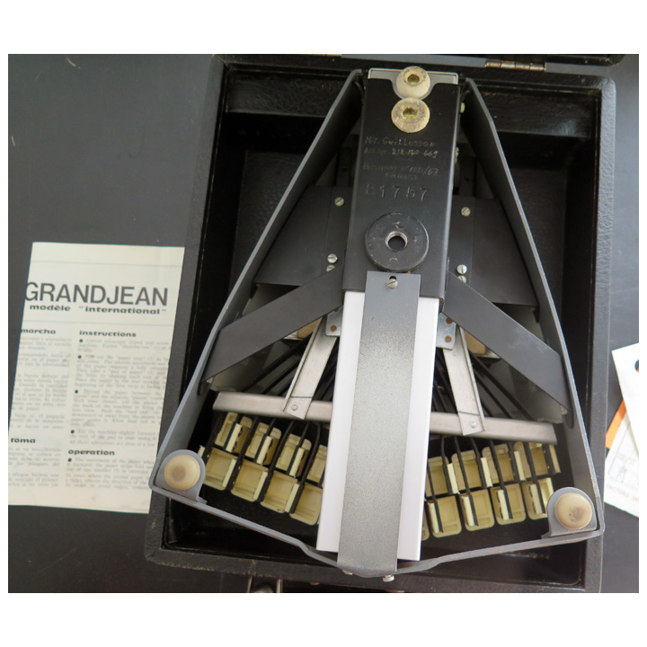 Machine Sténotype Grandjean dans sa valise