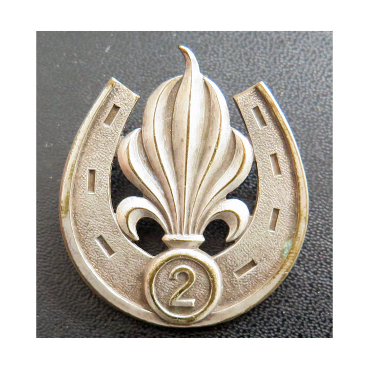 2° REI : insigne de béret du 2° régiment étranger d'infanterie de la légion étrangère en Algérie