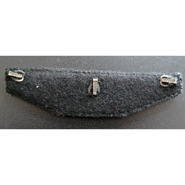 Rappel de 4 décorations : médaille outre mer sans barrette,  défense nationale avec la barrette Troupes de Marine, médaille des