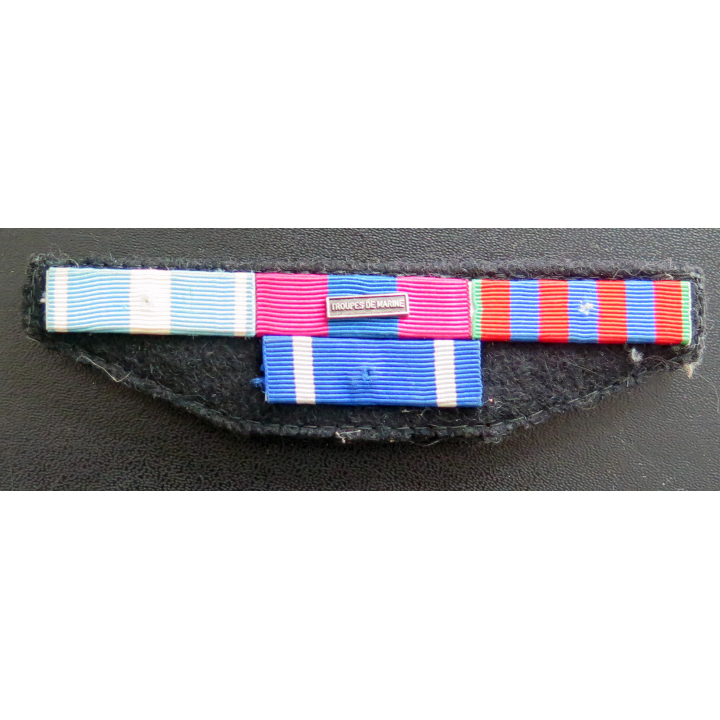Rappel de 4 décorations : médaille outre mer sans barrette,  défense nationale avec la barrette Troupes de Marine, médaille des