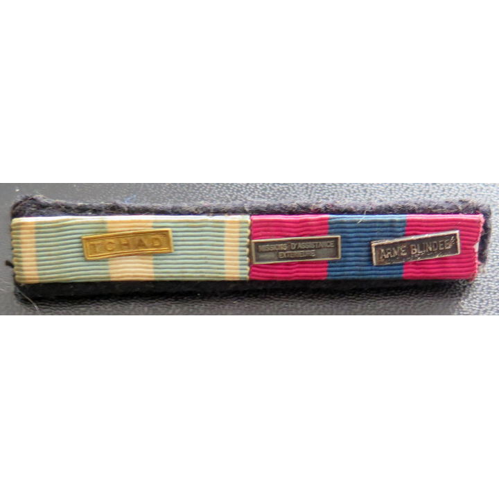 Rappel de 2 décorations : médaille d'Outre mer avec barrette Tchad et médaille de la défense nationale avec barrettes Arme Blind