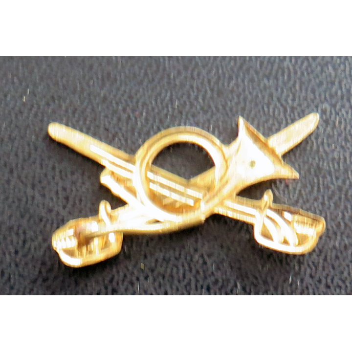 INSIGNE de col belge : insigne de col des unités de chasseurs à cheval armée Belge (manque 1 attache)