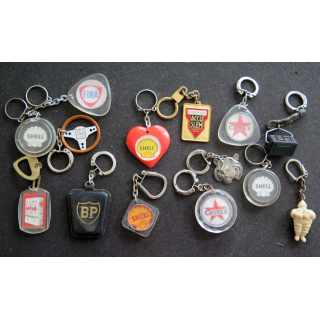 Porte clefs Vintage des années 1950-1960 : 14 Porte Clefs de Stations essence et garages