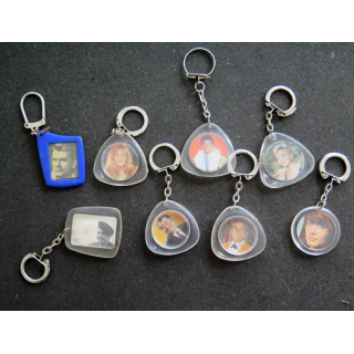 Porte clefs Vintage des années 1950-1960 : 8 Porte Clefs d' Acteurs et chanteurs