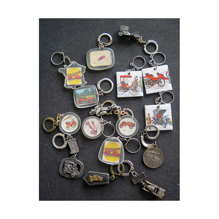 Porte clefs Vintage des années 1950-1960 : 15 Porte Clefs sur les vieilles voitures