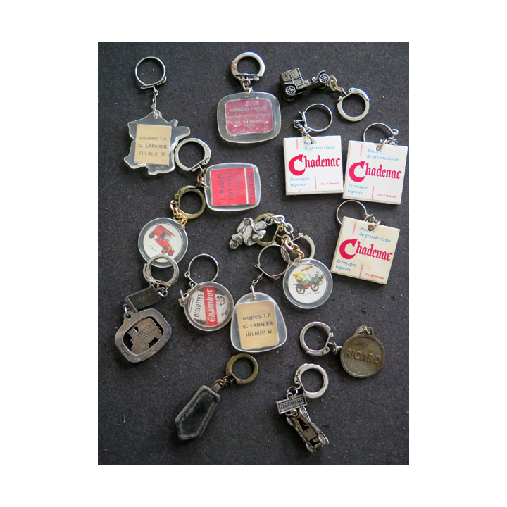Porte clefs Vintage des années 1950-1960 : 15 Porte Clefs sur les vieilles voitures
