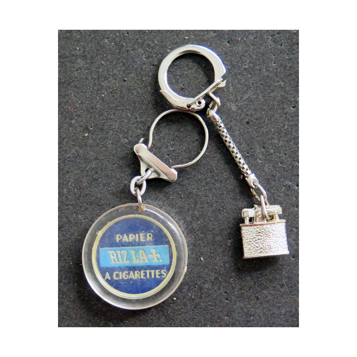 Porte clefs Vintage des années 1950-1960 :  2 Porte Clefs sur le papier à cigarette et 1 briquet