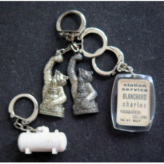 Porte clefs Vintage des années 1950-1960 :  4 Porte Clefs sur les Stations service et distribution de gaz