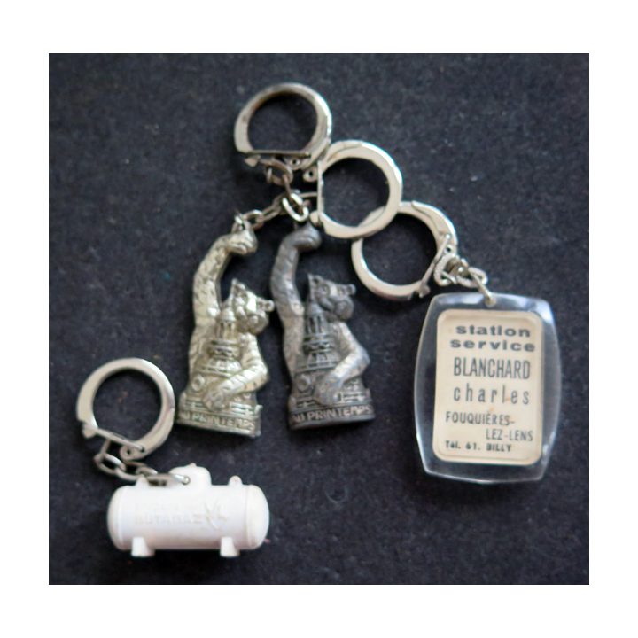 Porte clefs Vintage des années 1950-1960 :  4 Porte Clefs sur les Stations service et distribution de gaz
