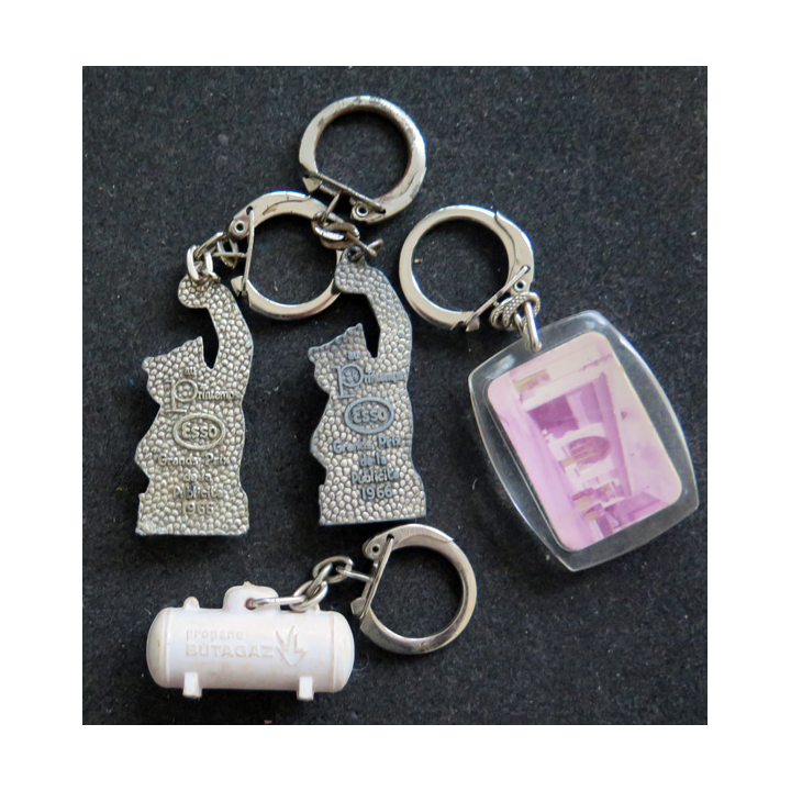 Porte clefs Vintage des années 1950-1960 :  4 Porte Clefs sur les Stations service et distribution de gaz