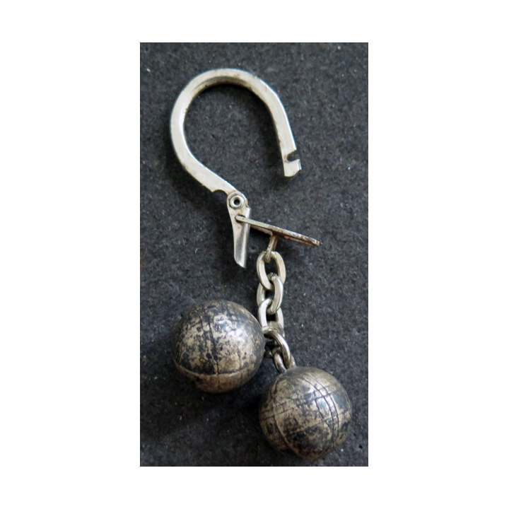 Porte clefs Vintage des années 1950-1960 :  Porte Clefs Paire de boules de pétanque