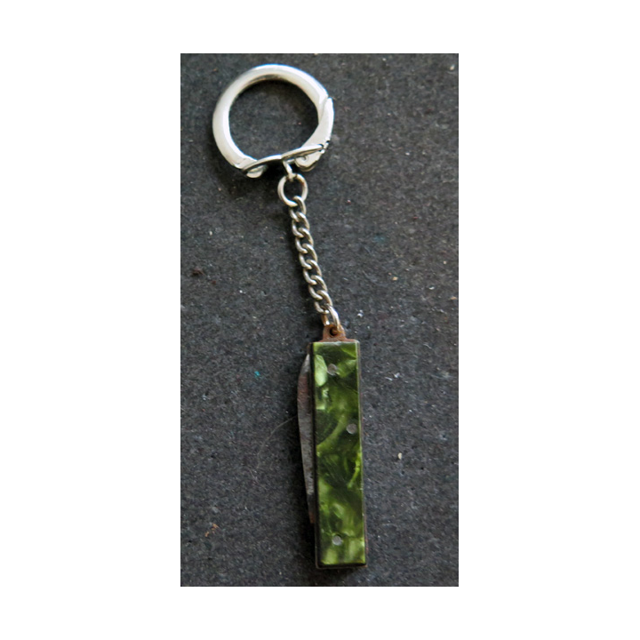 Porte clefs Vintage des années 1950-1960 :  Porte Clefs Petit couteau L 4 cm avec Tour Eiffel gravée sur le manche