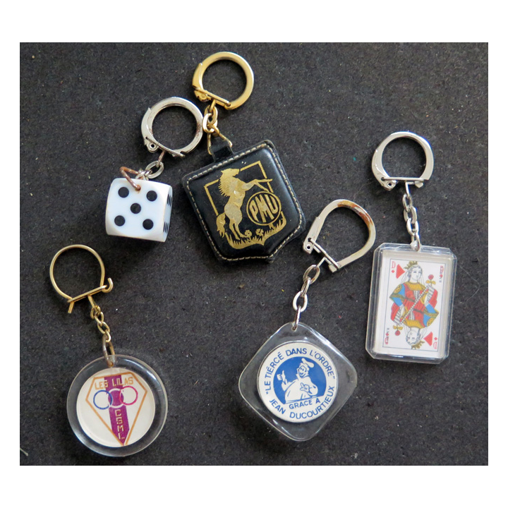 Porte clefs Vintage des années 1950-1960 :  5 Porte Clefs sur les jeux de société et jeux