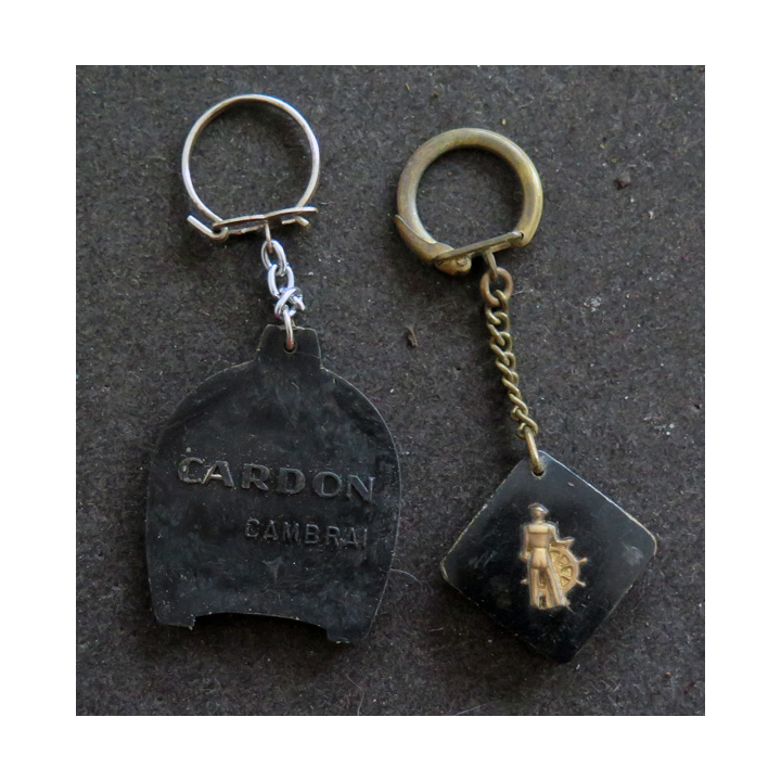 Porte clefs Vintage des années 1950-1960 :  2 Porte Clefs sur la Marine