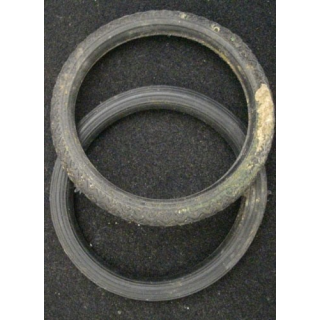 2 PNEUS D'AUTOMOBILE DIAMÈTRE INTÉRIEUR 5,5 cm