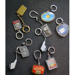 Porte clefs Vintage des années 1950-1960 :  10 Porte Clefs sur l'électro ménager