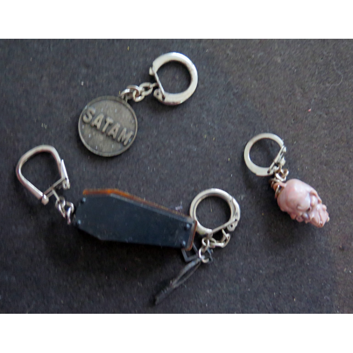 Porte clefs Vintage des années 1950-1960 :  4 Porte clefs sur la Mort et les cercueils
