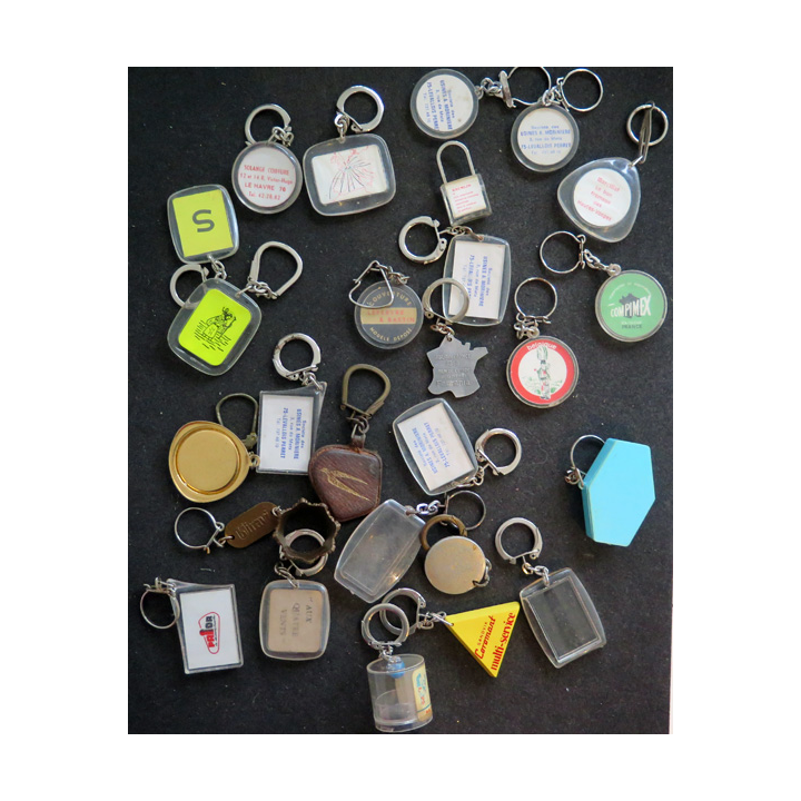 Porte clefs Vintage des années 1950-1960 :  25 Porte clefs divers